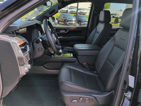 Used 2025 GMC Yukon Denali AWD/4WD image 21