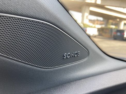 Used 2023 Audi Q4 e-tron Premium Plus image 19