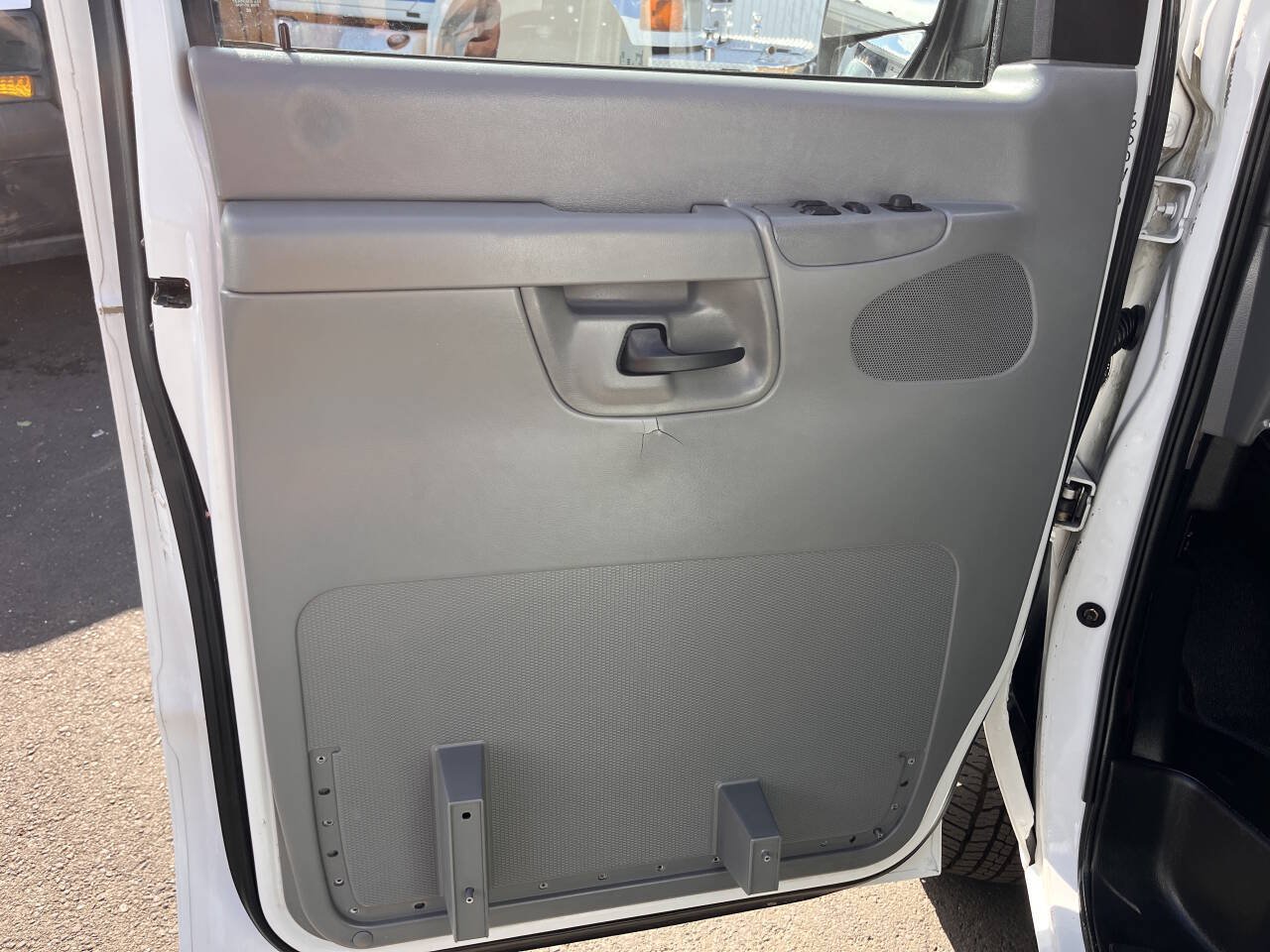 Used 2003 Ford E-350 and Econoline 350 Extended Super Duty RWD image 13