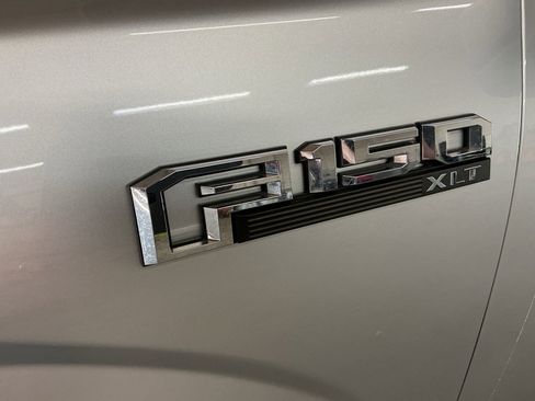 Used 2019 Ford F150 XLT w/ Equipment Group 302A Luxury image 5