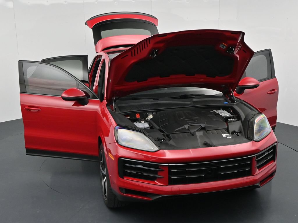 Certified 2025 Porsche Cayenne Coupe AWD/4WD image 19