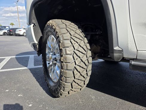 Used 2023 Chevrolet Silverado 3500 High Country AWD/4WD image 36