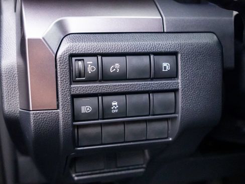 Used 2025 Toyota 4Runner SR5 AWD/4WD image 17