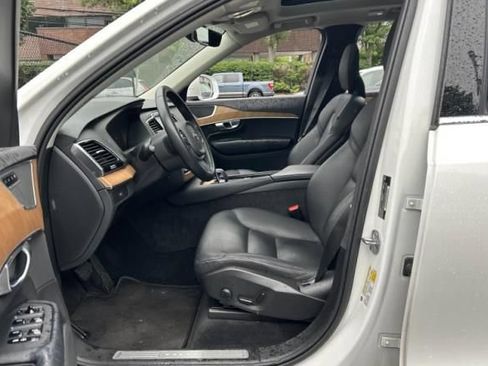 Used 2024 Volvo XC90 B5 Plus AWD/4WD image 5