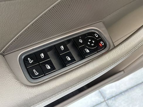 Used 2018 Porsche Panamera 4 AWD/4WD image 13