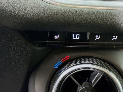 Used 2021 Chevrolet Blazer LT FWD image 10