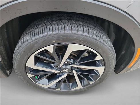 Used 2024 Mitsubishi Outlander SEL image 9