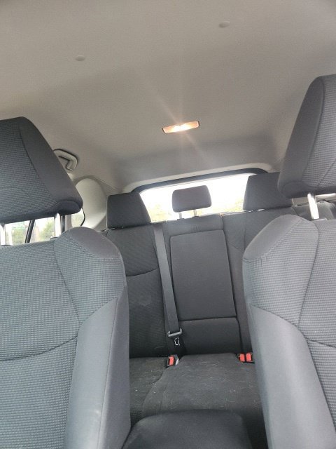 Used 2021 Toyota RAV4 LE AWD/4WD image 16