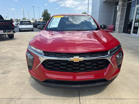 Used 2026 Chevrolet Trax LS FWD image 2