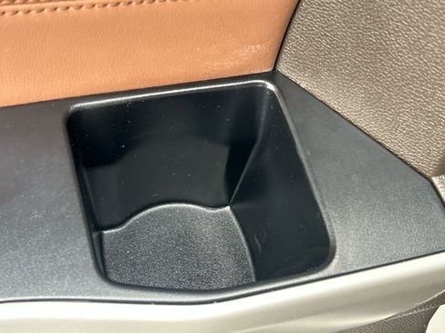 Used 2024 Ford Explorer King Ranch w/ Technology Package image 14