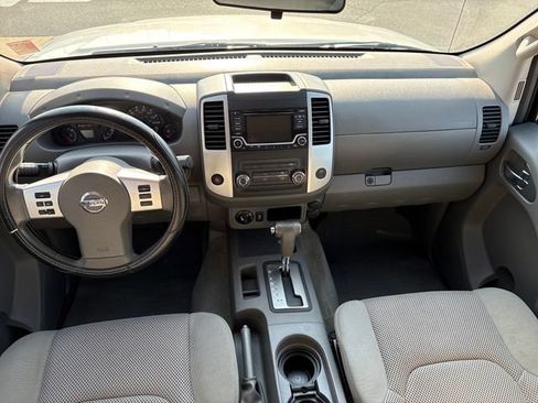 Used 2016 Nissan Frontier SV AWD/4WD image 12