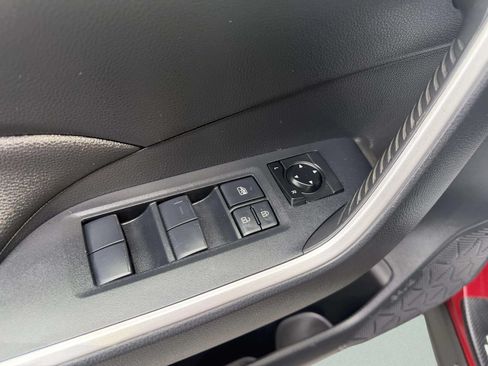 Used 2019 Toyota RAV4 LE w/ All Weather Liner Package AWD/4WD image 16