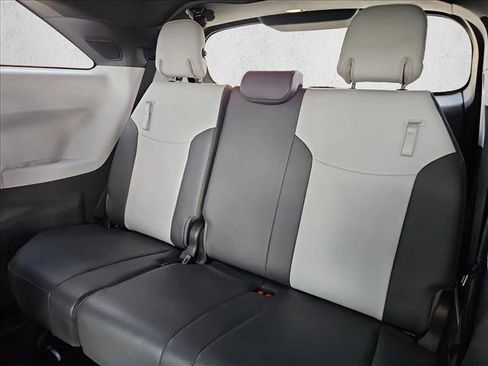 Used 2021 Toyota Sienna XSE w/ XSE Plus Package image 21