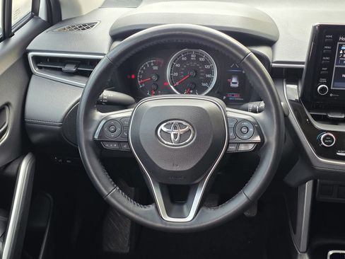Used 2022 Toyota Corolla Cross LE FWD image 25