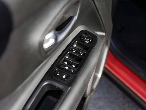 Used 2022 Jeep Renegade Latitude AWD/4WD image 23
