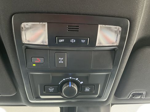 Used 2022 Toyota Tacoma TRD Off-Road image 17