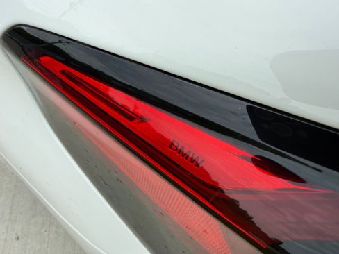 Used 2022 BMW 530i w/ M Sport Package RWD image 12