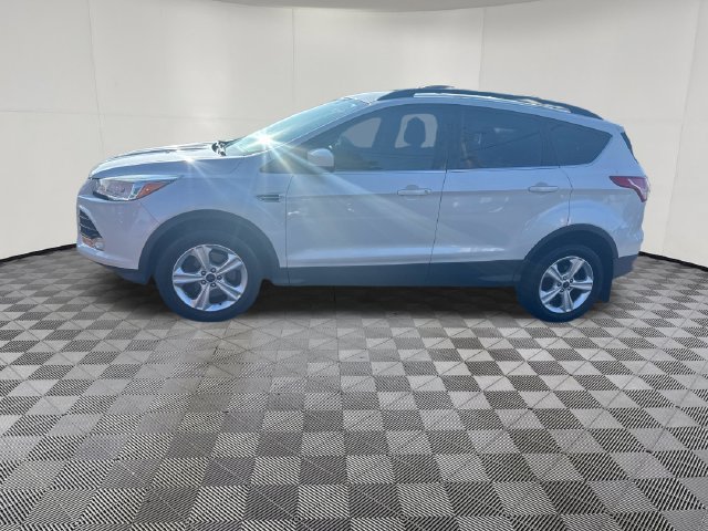 Used 2016 Ford Escape SE w/ Equipment Group 201A AWD/4WD image 3