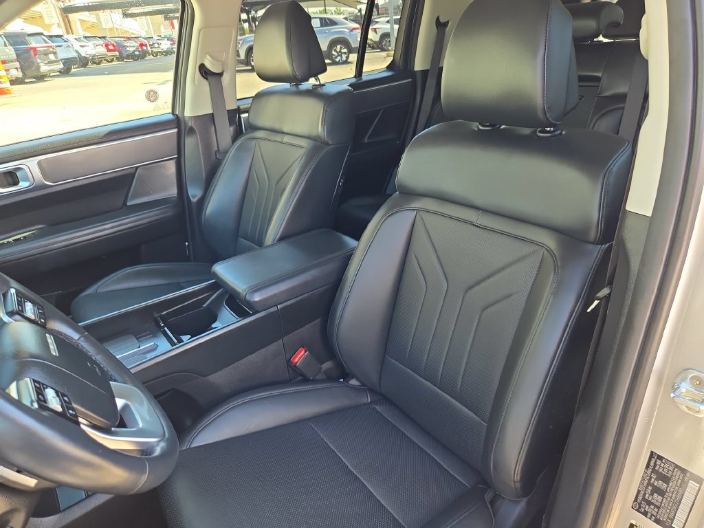 Used 2026 Hyundai Santa Fe SEL FWD image 13