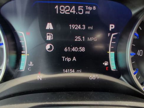 Used 2025 Chrysler Pacifica Select FWD image 19