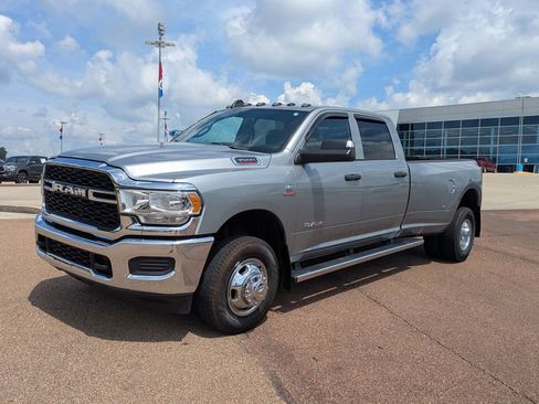 Used 2022 RAM 3500 Tradesman AWD/4WD image 4