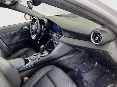 Used 2022 Alfa Romeo Giulia Sprint AWD/4WD image 28