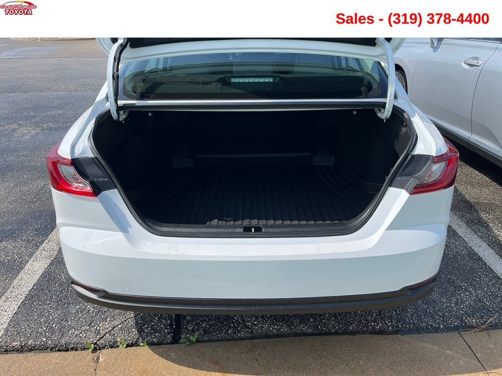 Certified 2025 Toyota Camry LE w/ Convenience Package FWD image 5
