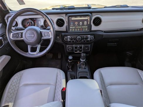 Used 2022 Jeep Gladiator Overland image 16