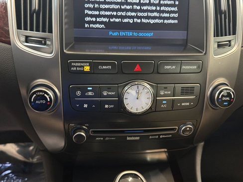 Used 2011 Hyundai Equus Ultimate RWD image 18
