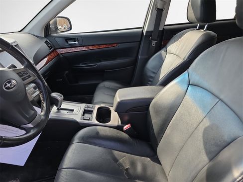 Used 2012 Subaru Outback 2.5i Limited image 12