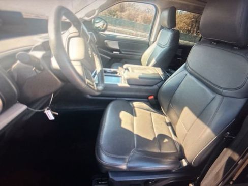 Used 2025 Ford Expedition Active image 21