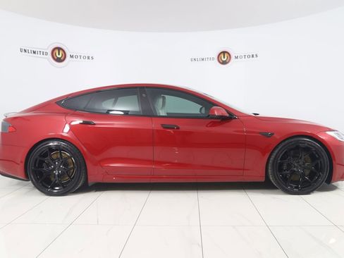 Used 2022 Tesla Model S Plaid image 2