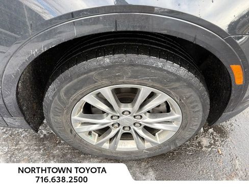 Used 2020 Cadillac XT5 Premium Luxury image 2