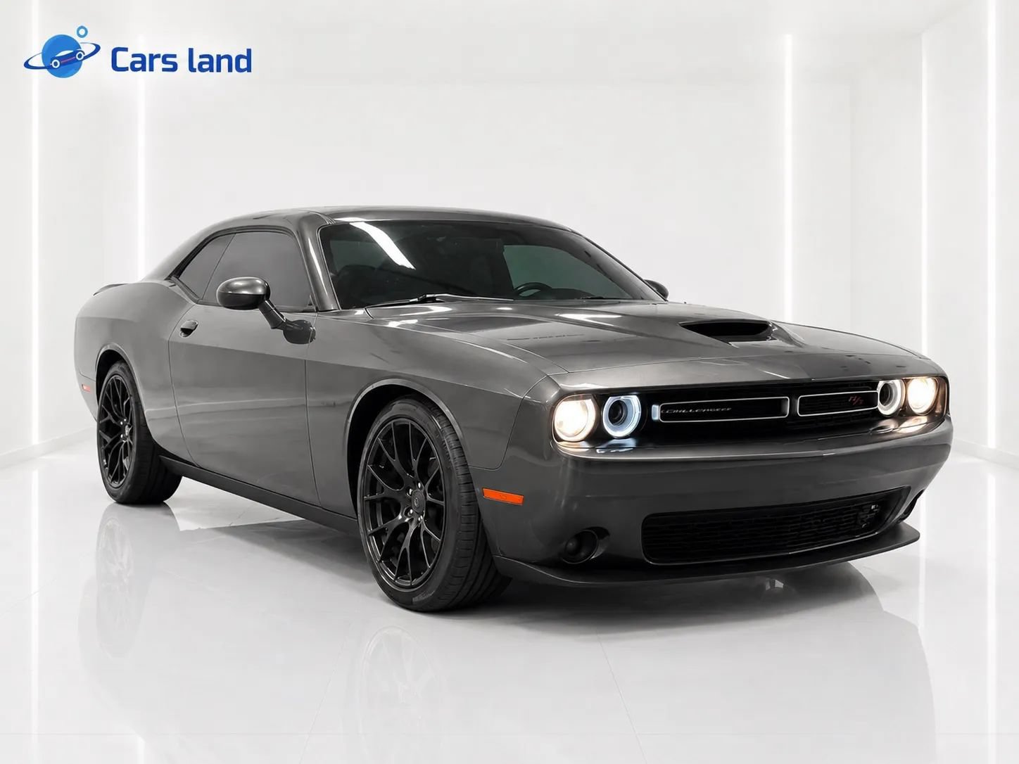 Used 2020 Dodge Challenger R/T RWD image 1