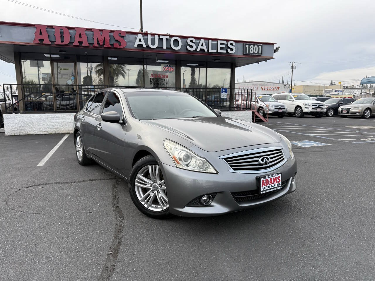 Used 2011 INFINITI G37 Journey w/ Premium Pkg RWD image 1
