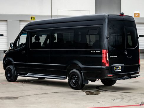 Used 2024 Mercedes-Benz Sprinter 2500 image 10