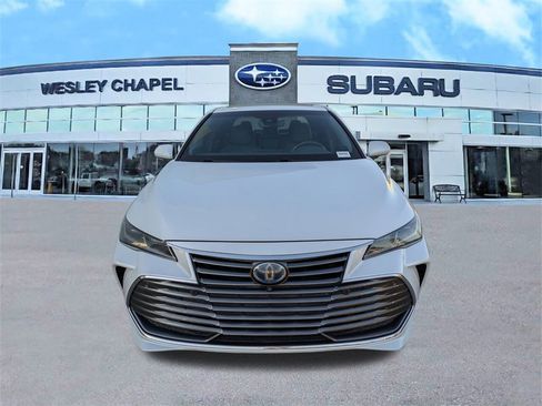 Used 2019 Toyota Avalon Limited image 9