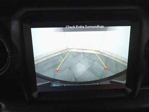 Used 2022 Jeep Wrangler Unlimited Sahara image 17