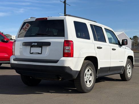Used 2017 Jeep Patriot Sport image 4