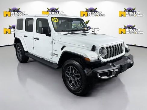 Used 2024 Jeep Wrangler Unlimited Sahara AWD/4WD image 3