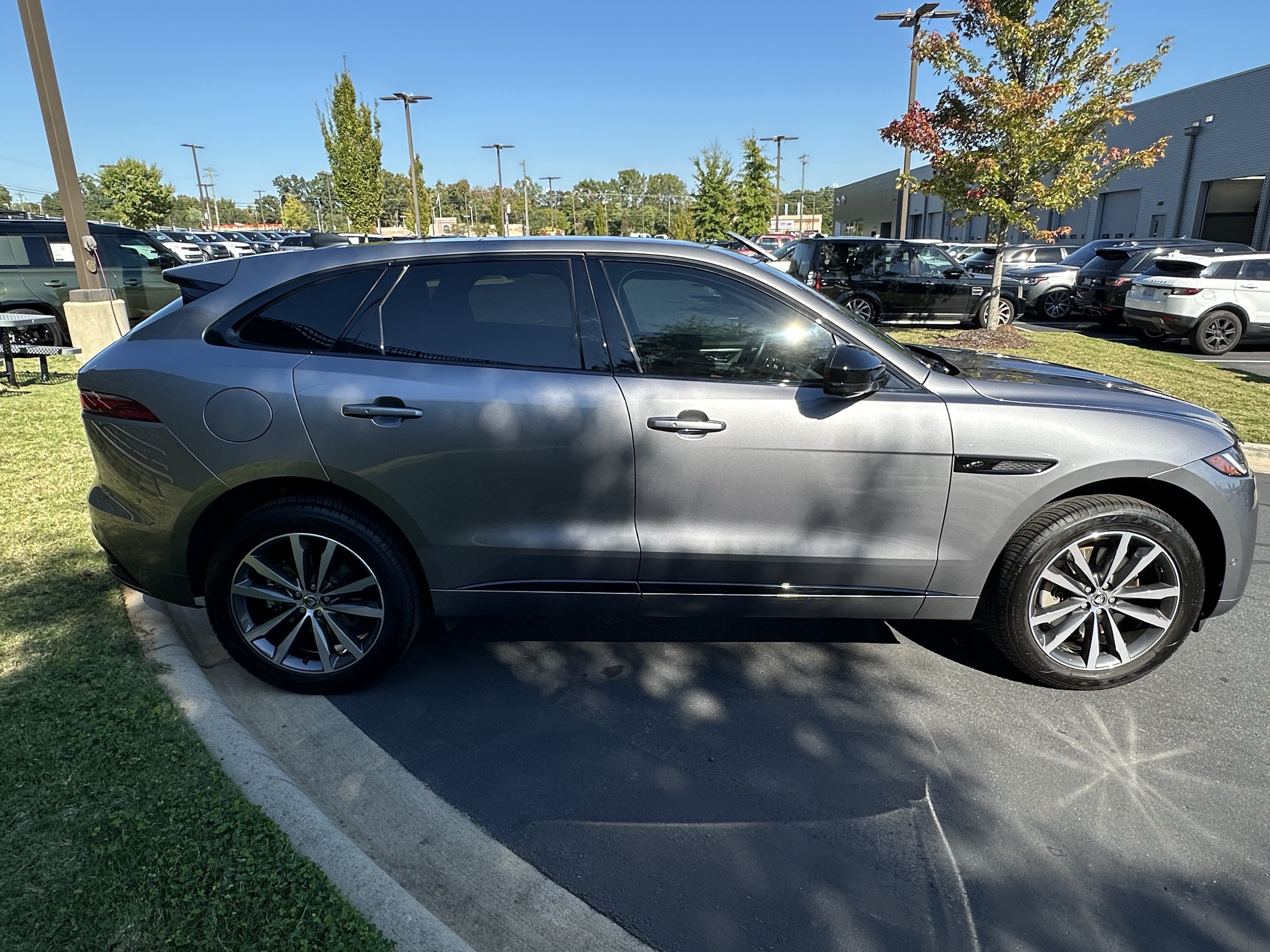 Certified 2026 Jaguar F-PACE R-Dynamic S AWD/4WD image 8