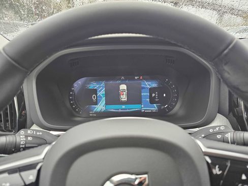 Certified 2025 Volvo XC60 B5 Plus AWD/4WD image 26