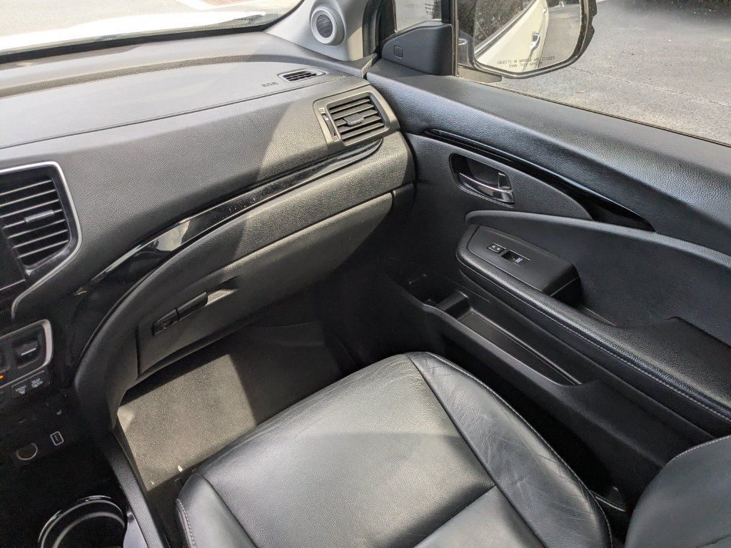 Used 2019 Honda Pilot Touring image 17