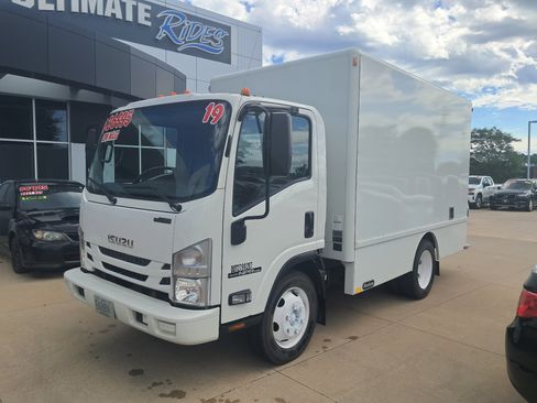 Used 2019 Isuzu NPR RWD image 1