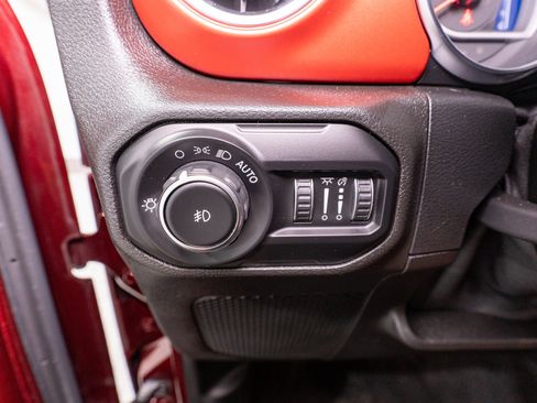 Used 2021 Jeep Wrangler Unlimited Rubicon AWD/4WD image 32