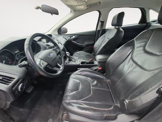 Used 2015 Ford Focus SE w/ Equipment Group 201A FWD image 9