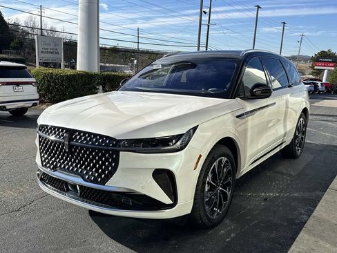 New 2026 Lincoln Nautilus Reserve image 3