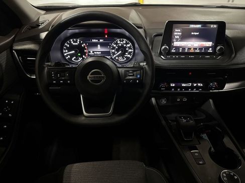 Used 2021 Nissan Rogue SV image 11