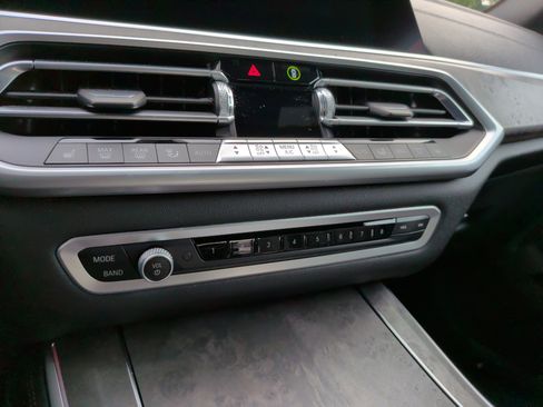 Used 2023 BMW X5 xDrive40i AWD/4WD image 18