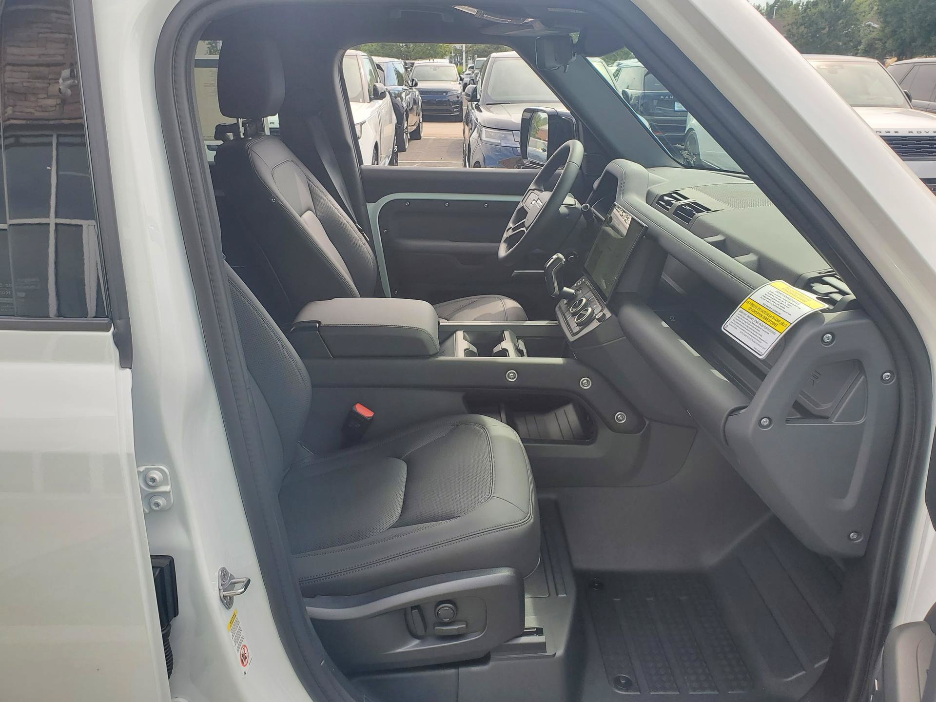 New 2026 Land Rover Defender 110 X-Dynamic SE AWD/4WD image 19